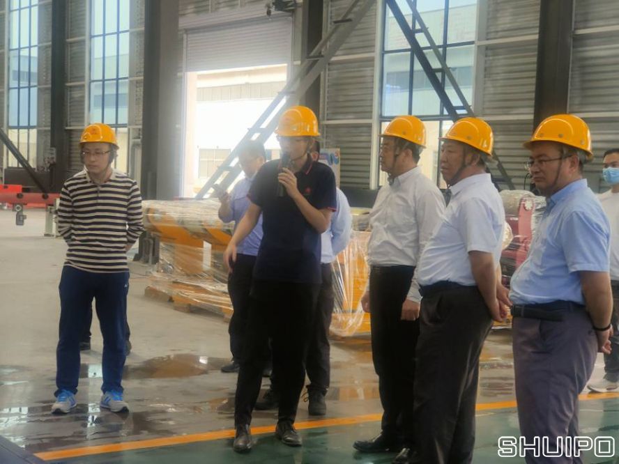 山東省科學(xué)院激光研究所所長(zhǎng)賈中青、山東省機(jī)械設(shè)計(jì)研究院院長(zhǎng)林江海帶領(lǐng)激光、高端裝備領(lǐng)域?qū)＜乙恍?人到水泊焊割實(shí)地調(diào)研2